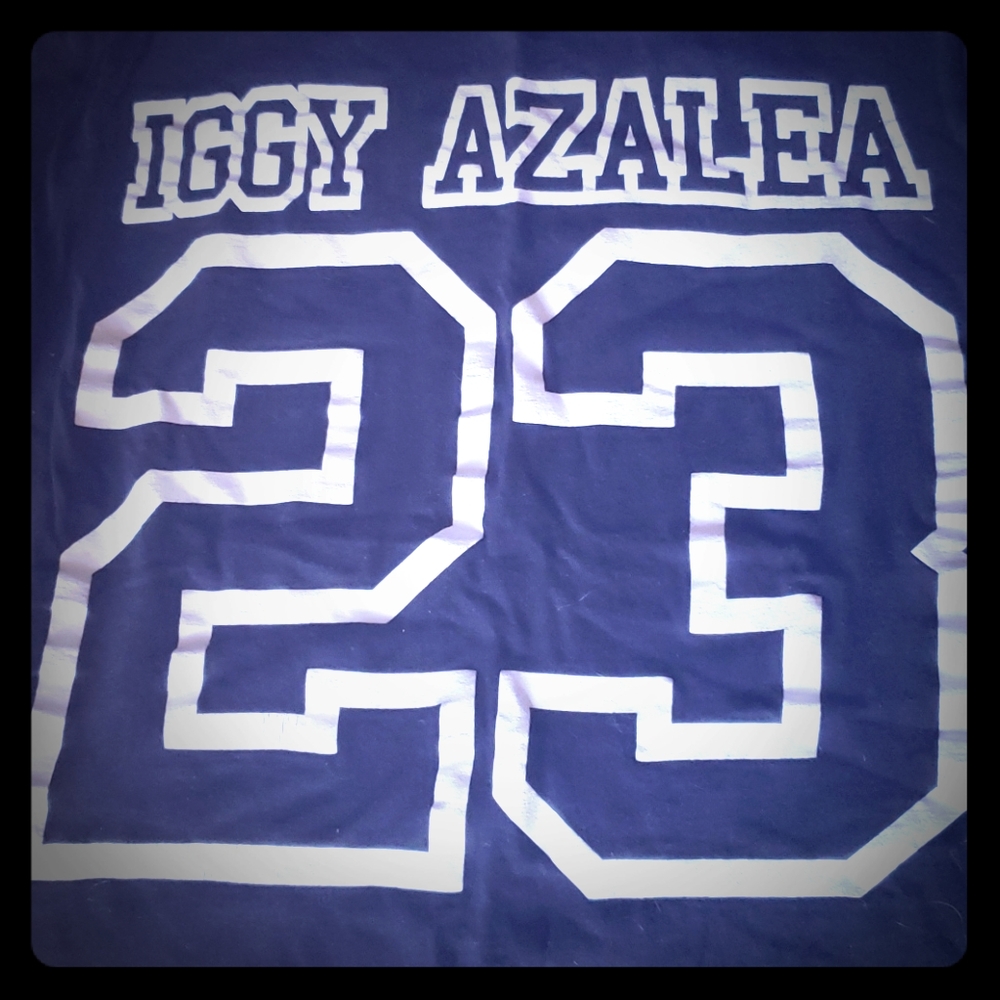 Iggy Azalea concert tshirt